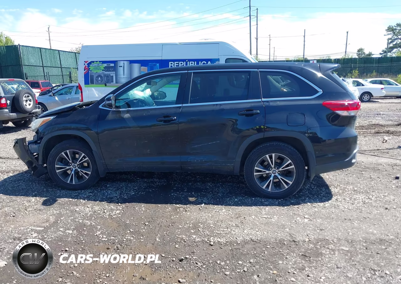 2017 Toyota Highlander Le VIN:5TDBZRFH2HS458146 - 14