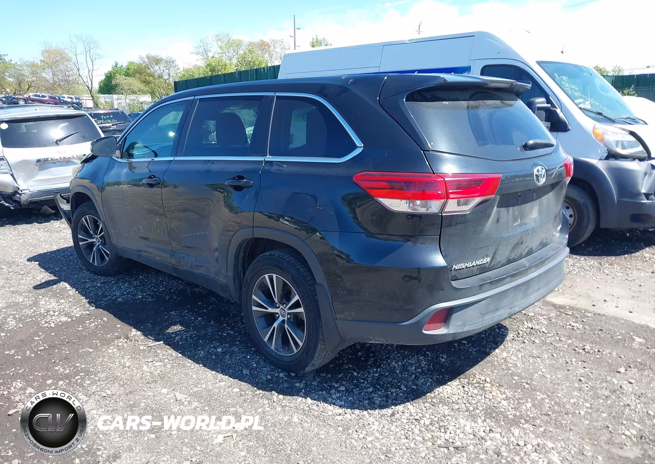 2017 Toyota Highlander Le VIN:5TDBZRFH2HS458146 - 3