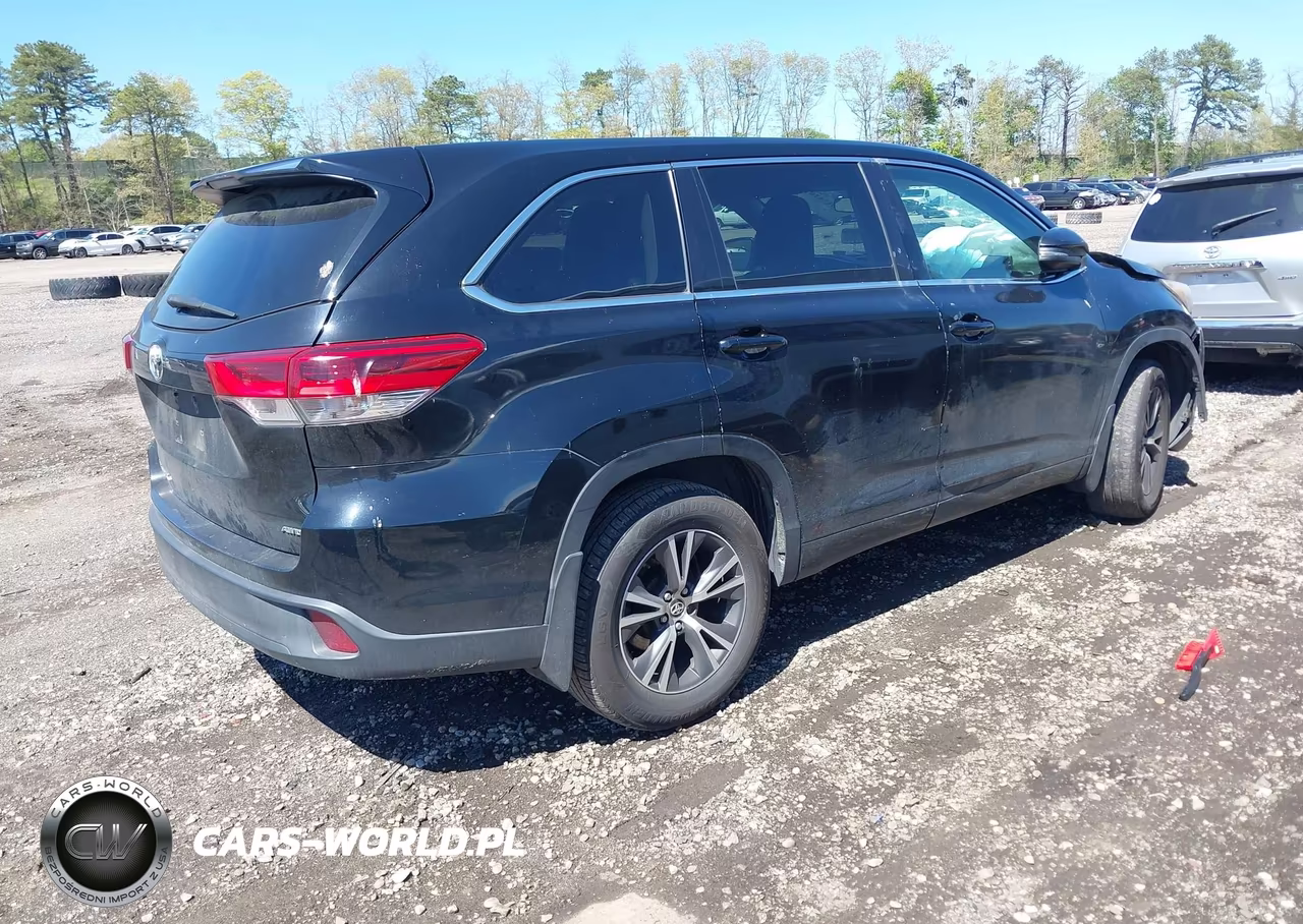 2017 Toyota Highlander Le VIN:5TDBZRFH2HS458146 - 4