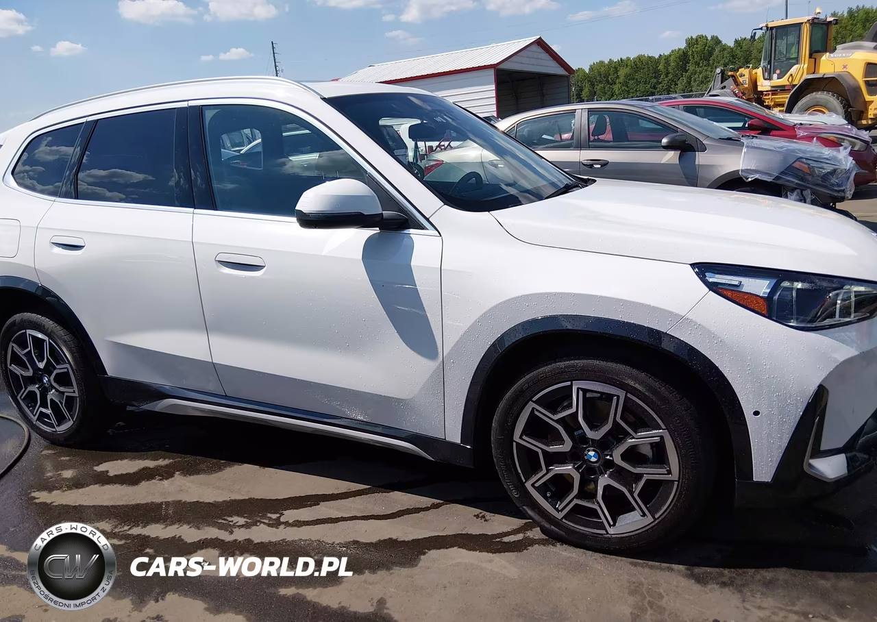 2025 BMW X1 xDrive28I VIN:WBX73EF04S5049088 - 13