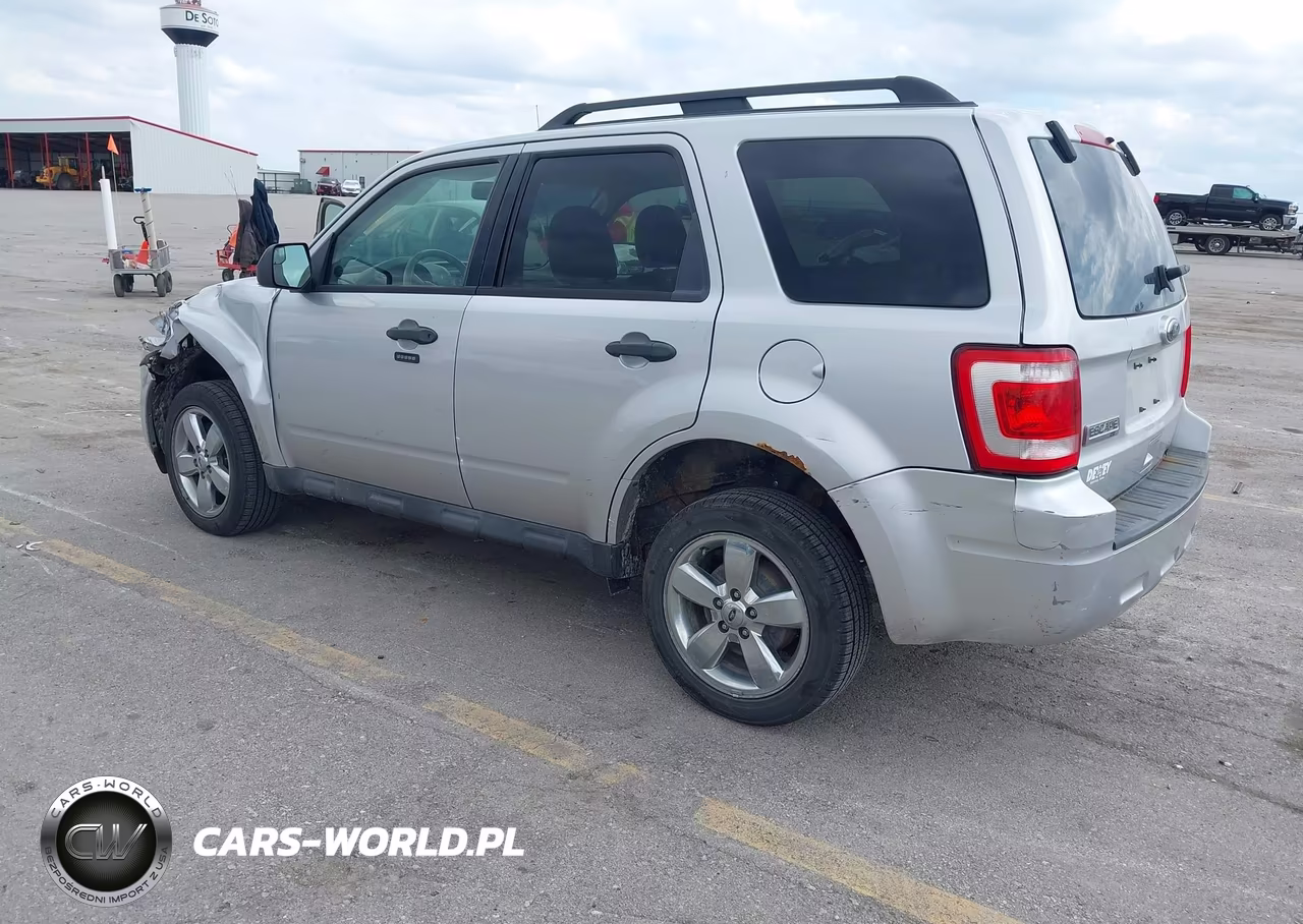 2011 Ford Escape Xlt VIN:1FMCU0D78BKA33162 - 3