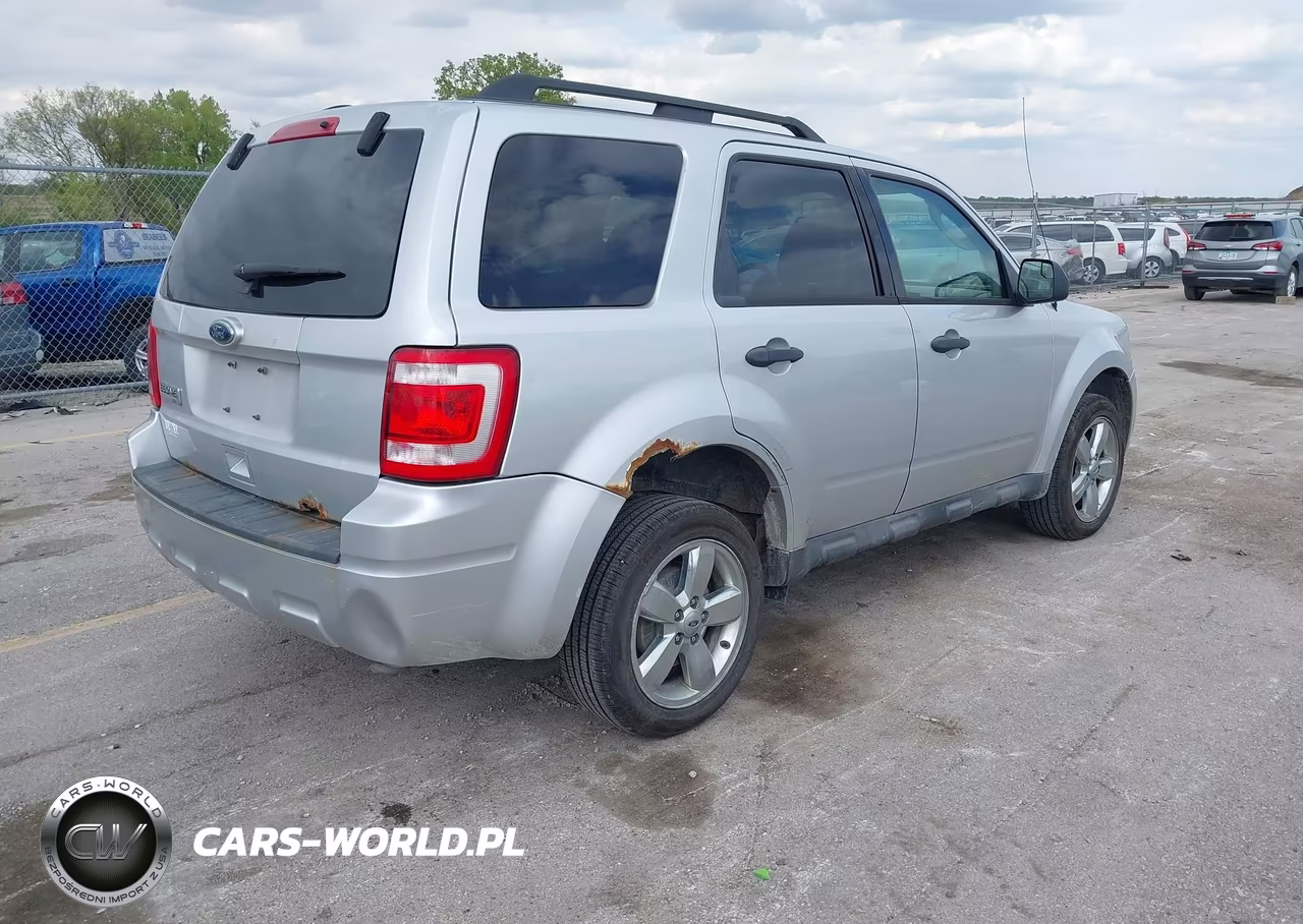2011 Ford Escape Xlt VIN:1FMCU0D78BKA33162 - 4