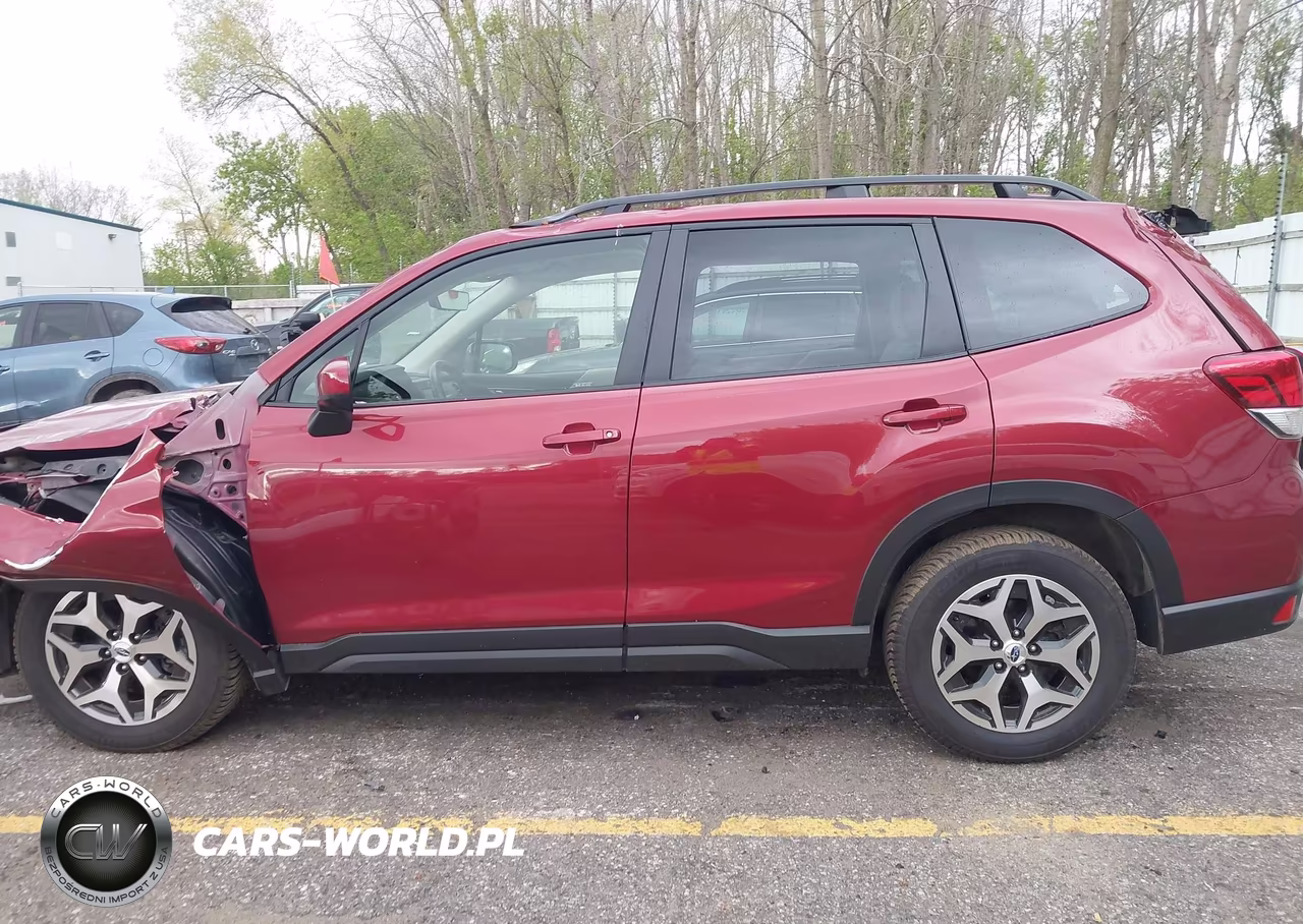 2023 Subaru Forester Premium VIN:JF2SKAEC1PH461233 - 14
