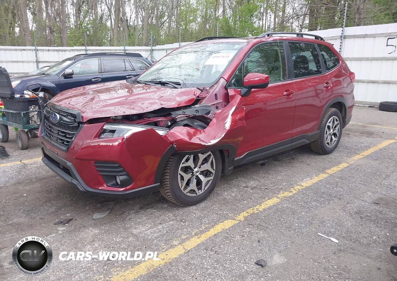 2023 Subaru Forester Premium VIN:JF2SKAEC1PH461233 - 2