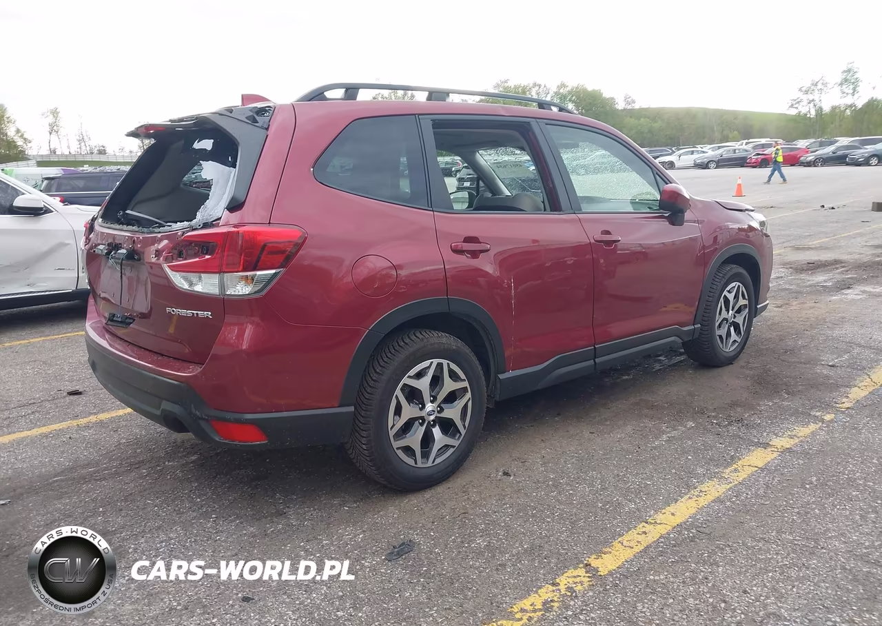 2023 Subaru Forester Premium VIN:JF2SKAEC1PH461233 - 4