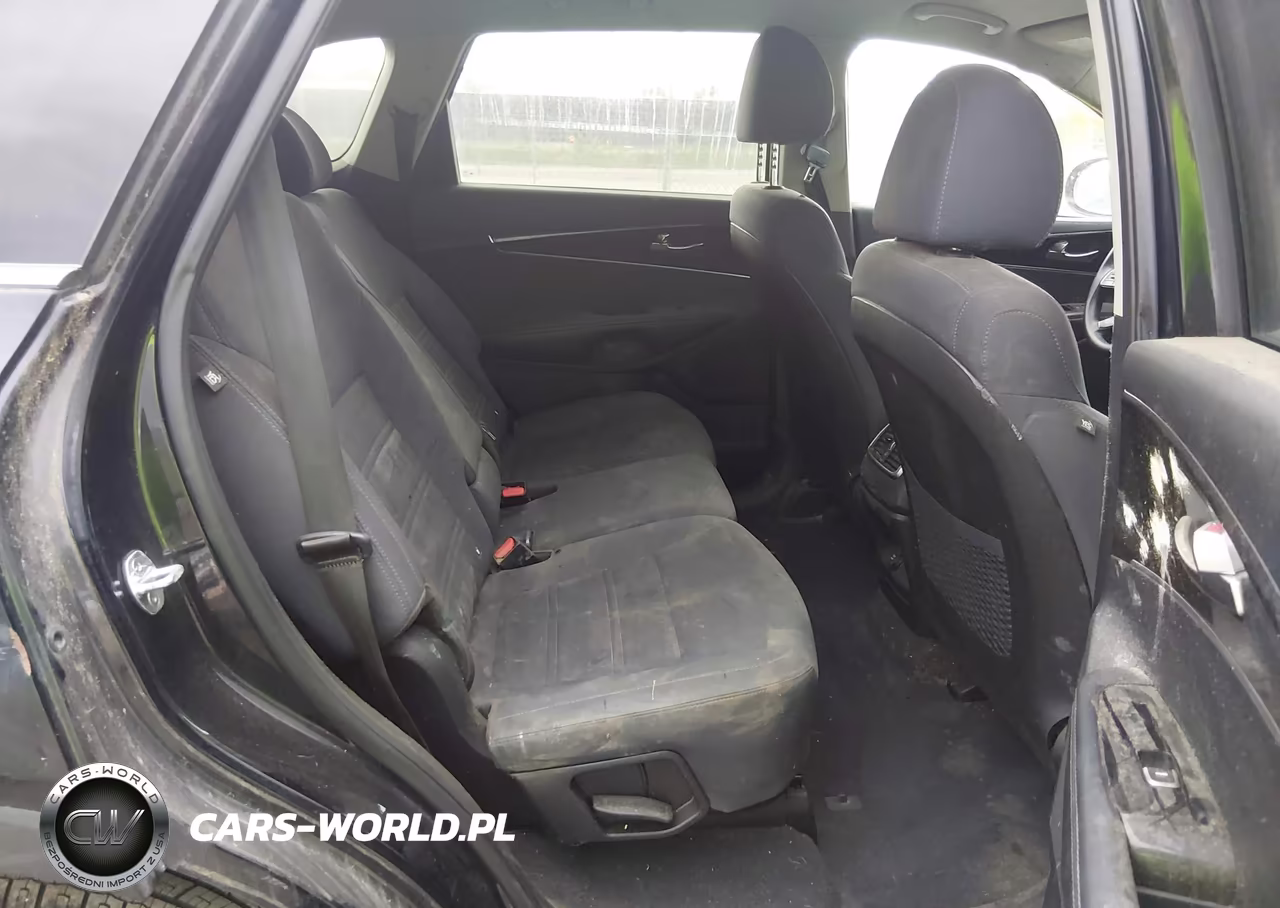 2019 Kia Sorento 2.4L L VIN:5XYPG4A33KG565625 - 8