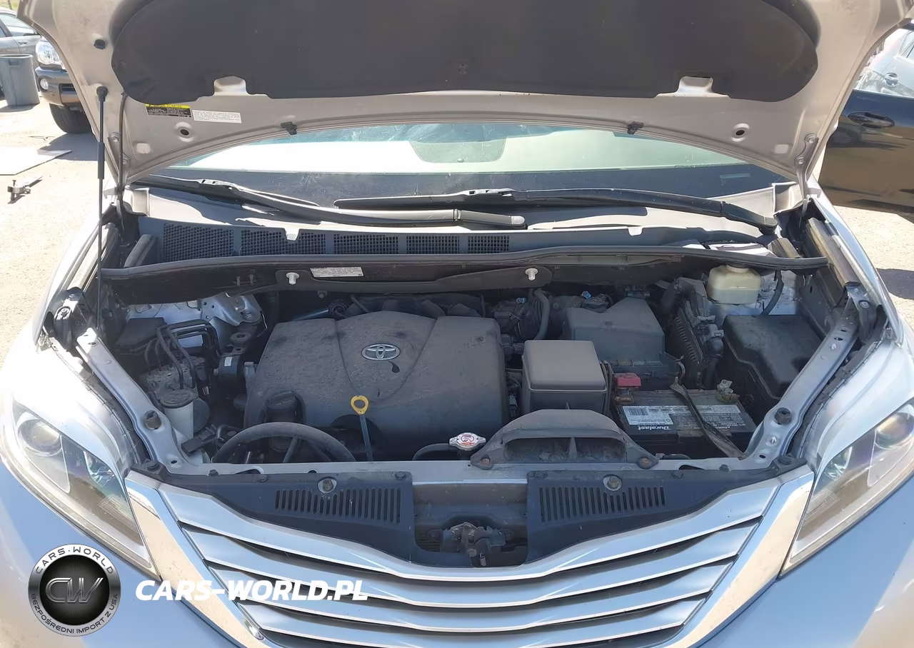 2017 Toyota Sienna Limited 7 Passenger VIN:5TDDZ3DC2HS149970 - 10