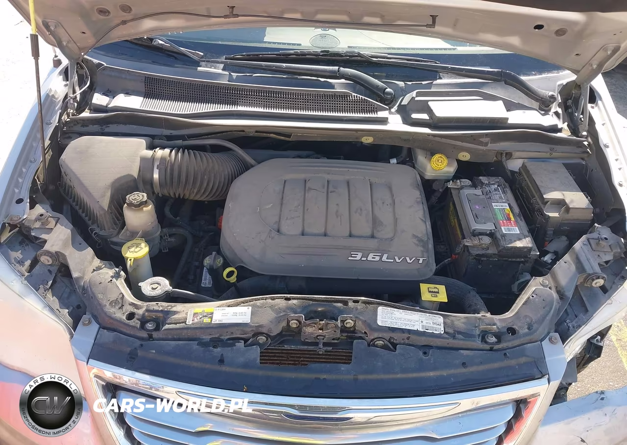 2013 Chrysler Town & Country Touring VIN:2C4RC1BG5DR684019 - 10