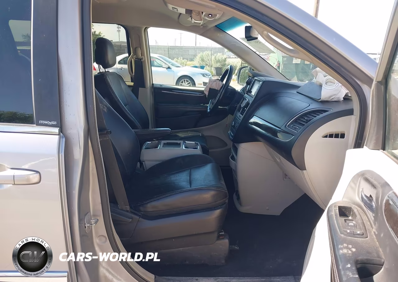 2013 Chrysler Town & Country Touring VIN:2C4RC1BG5DR684019 - 5
