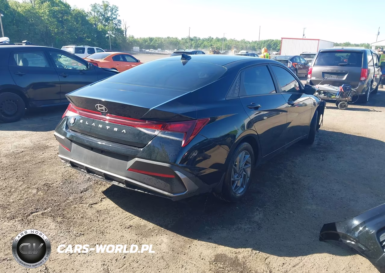2024 Hyundai Elantra Sel VIN:KMHLM4DG5RU734697 - 4