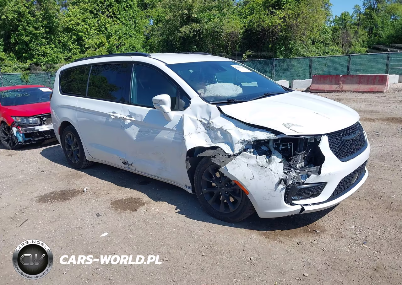 2021 Chrysler Pacifica Touring – zdjęcie 1 z 16