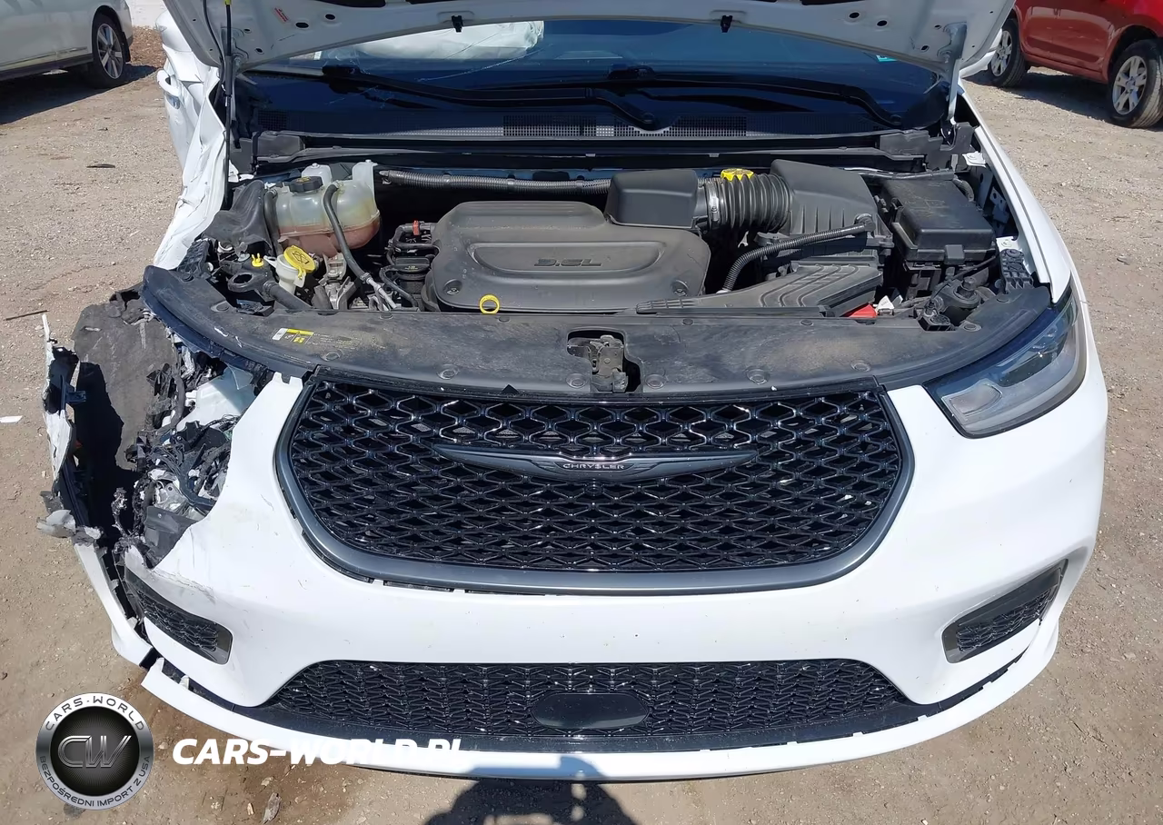 2021 Chrysler Pacifica Touring VIN:2C4RC1FG6MR571738 - 10