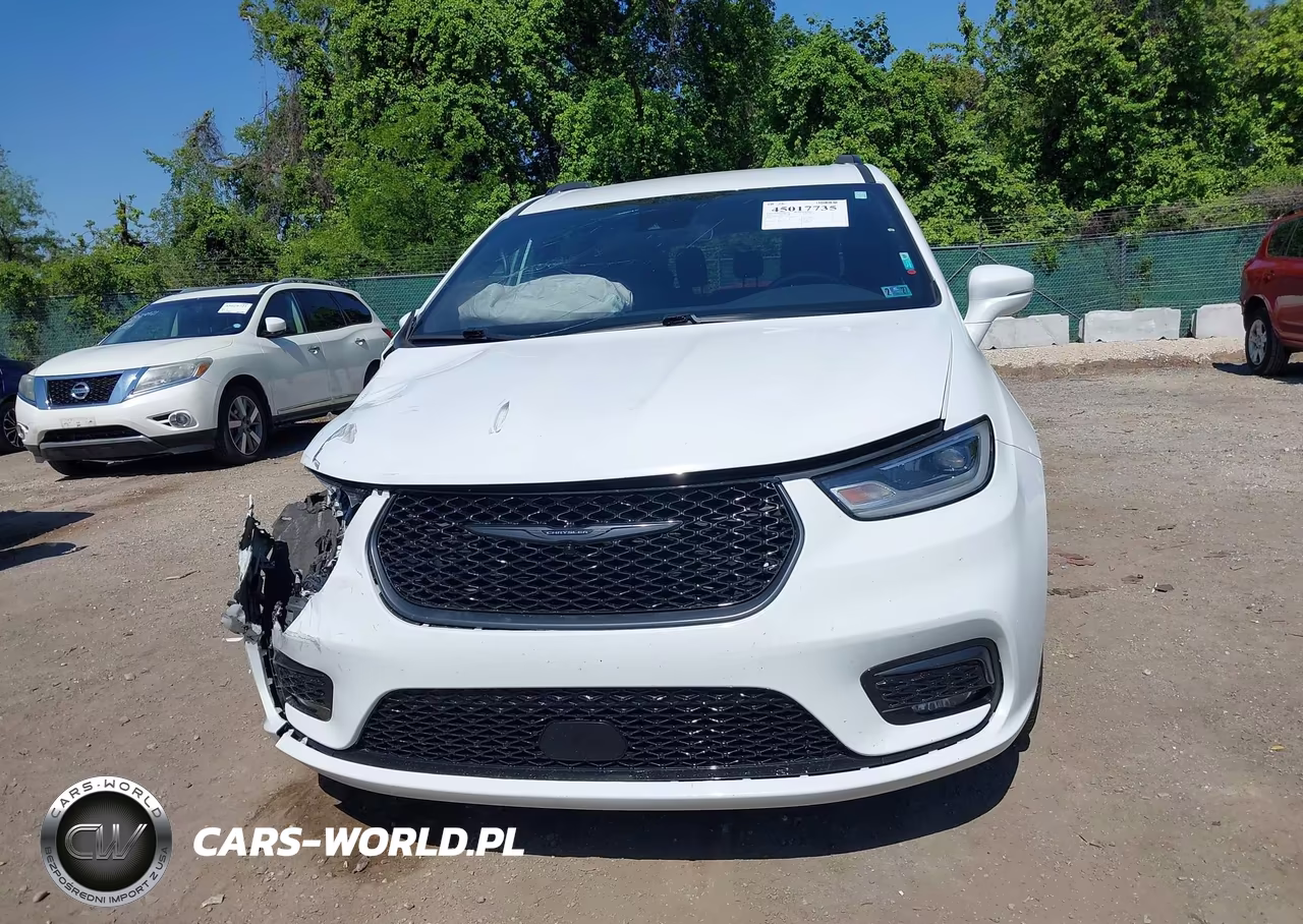 2021 Chrysler Pacifica Touring VIN:2C4RC1FG6MR571738 - 12