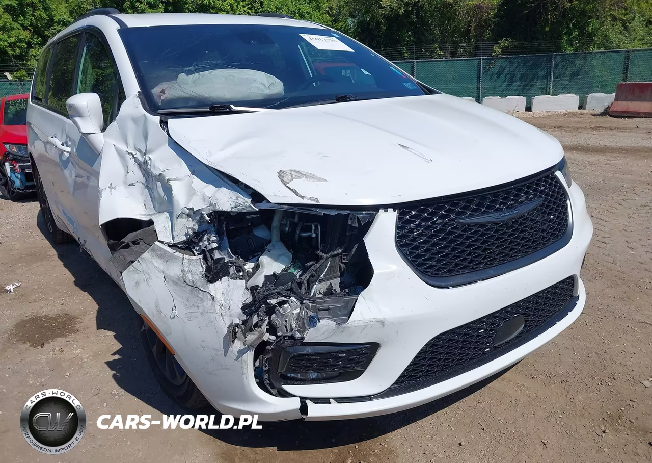 2021 Chrysler Pacifica Touring VIN:2C4RC1FG6MR571738 - 6
