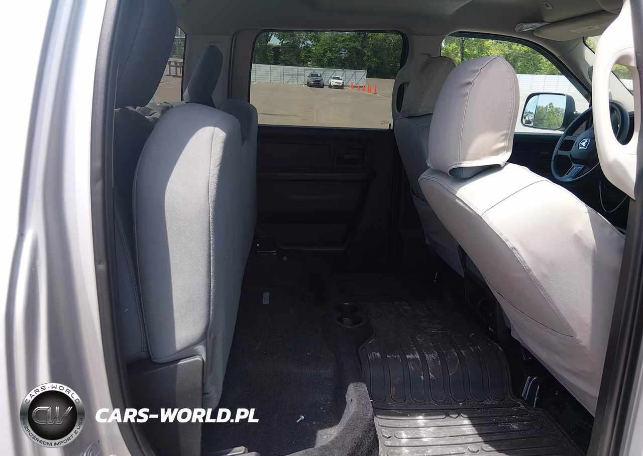 2017 Ram 2500 Tradesman 4X4 6'4 Box VIN:3C6UR5CL9HG628597 - 8