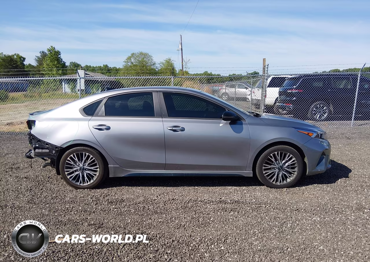 2023 Kia Forte Gt-Line VIN:3KPF54AD8PE625199 - 13