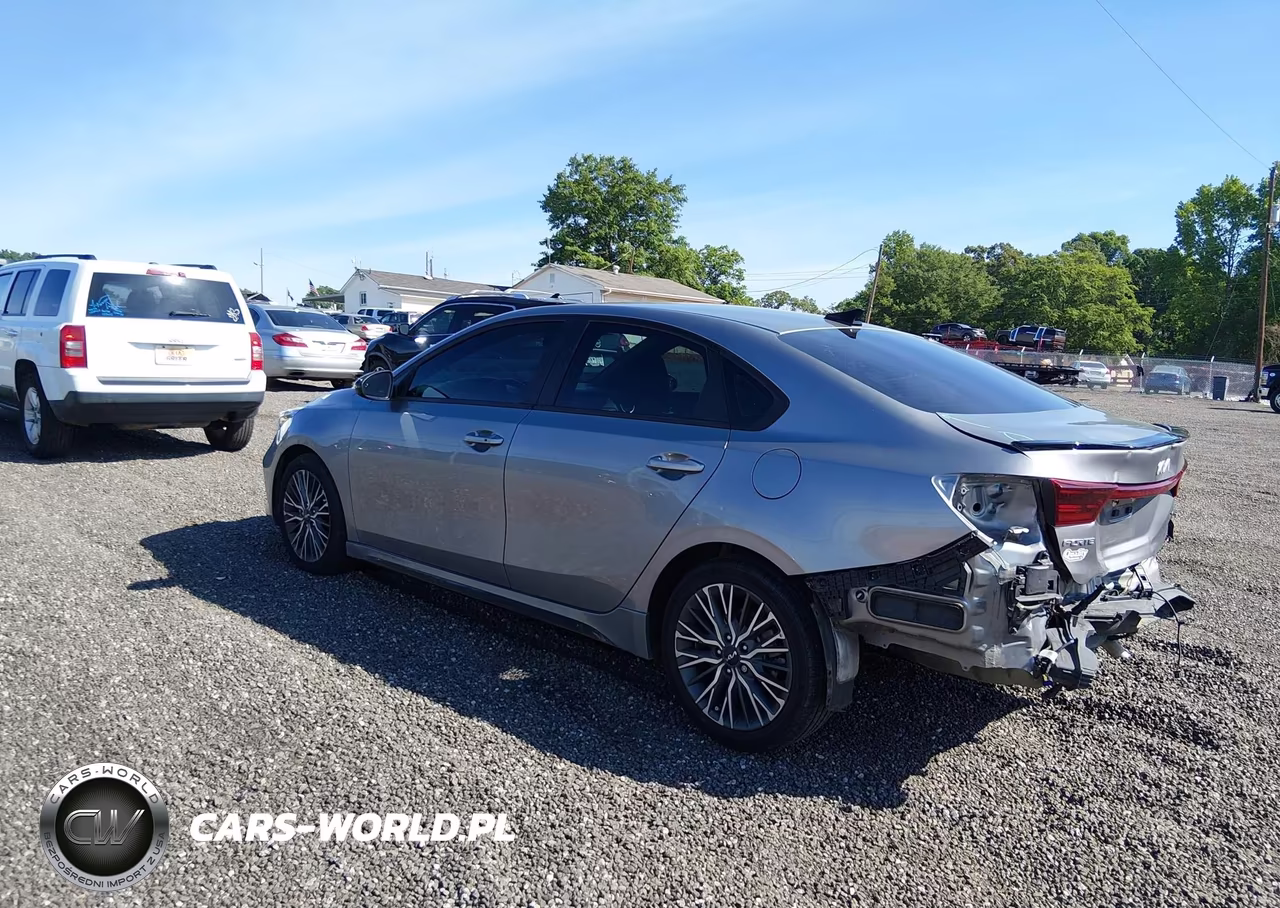 2023 Kia Forte Gt-Line VIN:3KPF54AD8PE625199 - 3