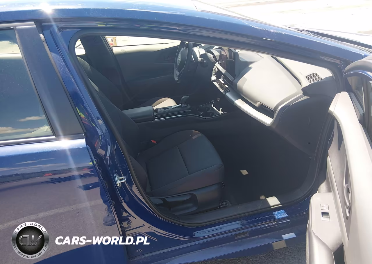 2024 Toyota Prius Le VIN:JTDACAAU1R3040943 - 5