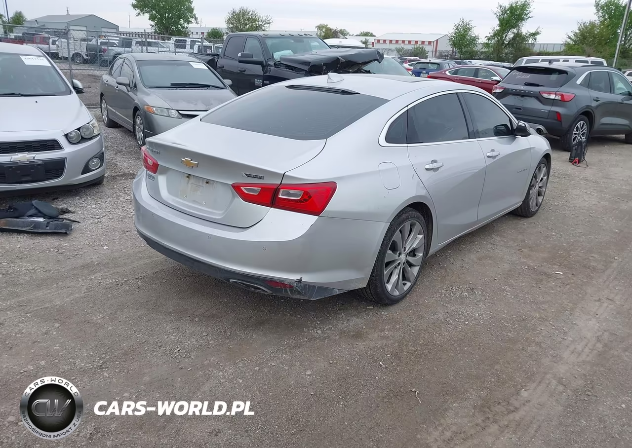 2018 Chevrolet Malibu Premier VIN:1G1ZE5SX4JF284031 - 4