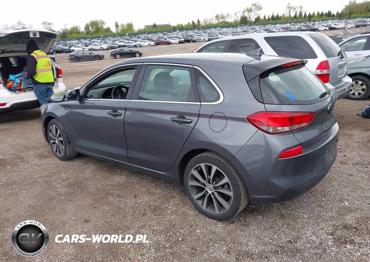 2018 Hyundai Elantra Gt VIN:KMHH35LE6JU067089 - 3