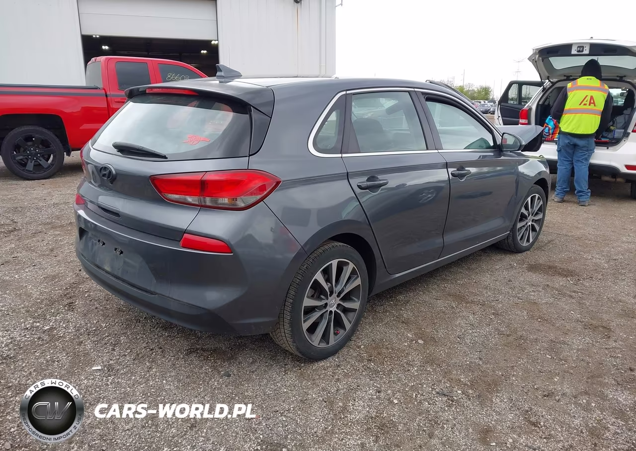 2018 Hyundai Elantra Gt VIN:KMHH35LE6JU067089 - 4