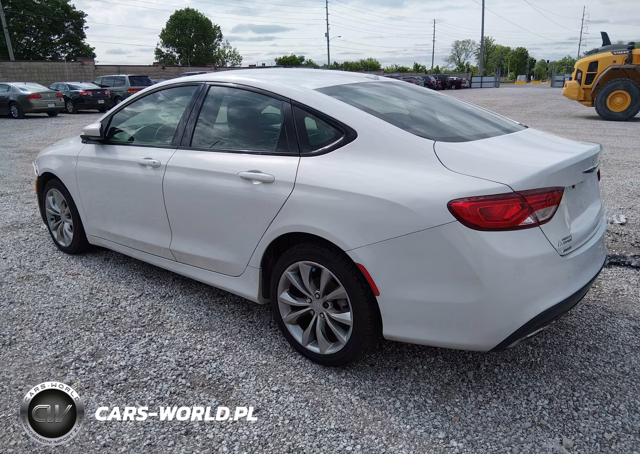 2015 Chrysler 200 S VIN:1C3CCCDG4FN636630 - 3
