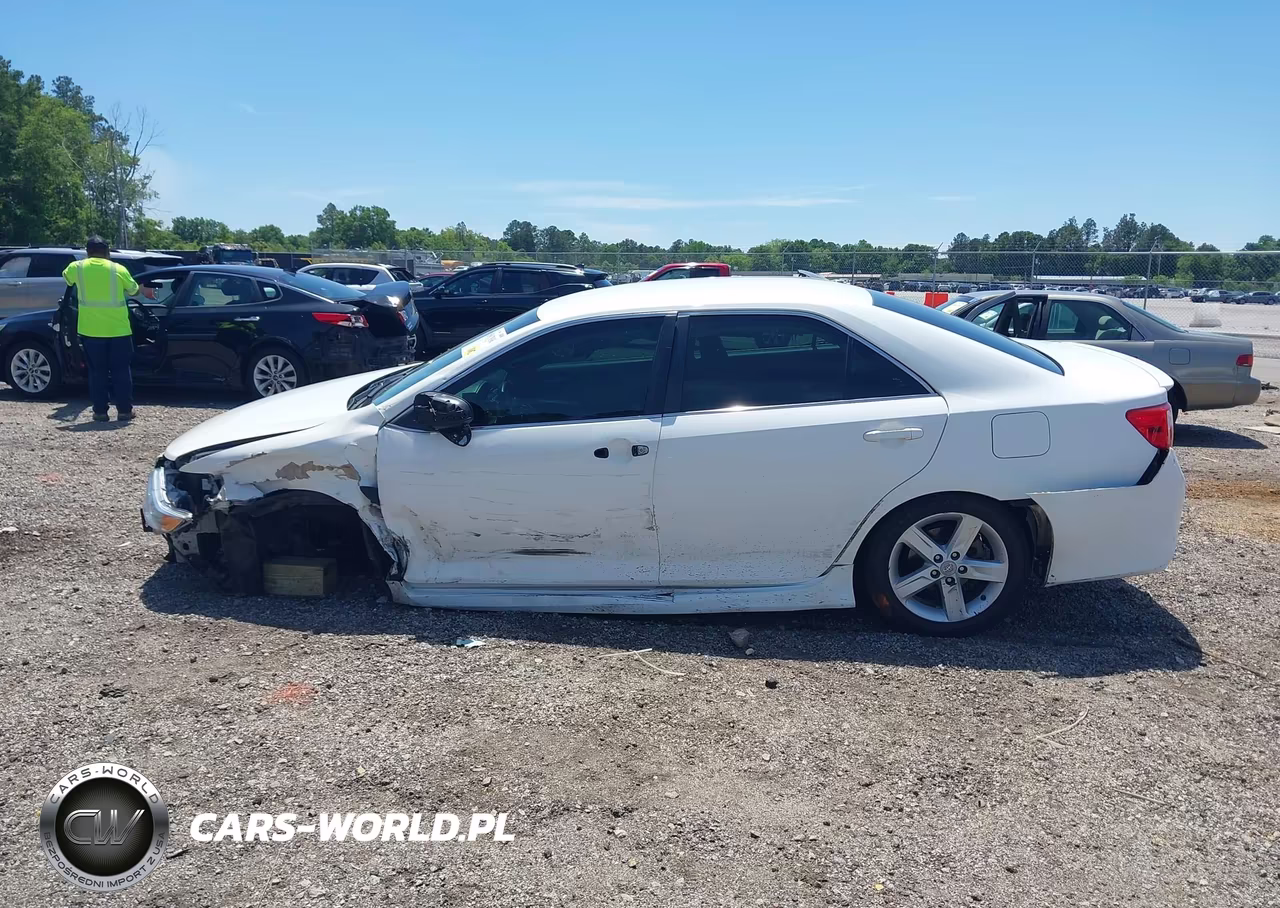 2013 Toyota Camry Se VIN:4T1BF1FK9DU641017 - 14
