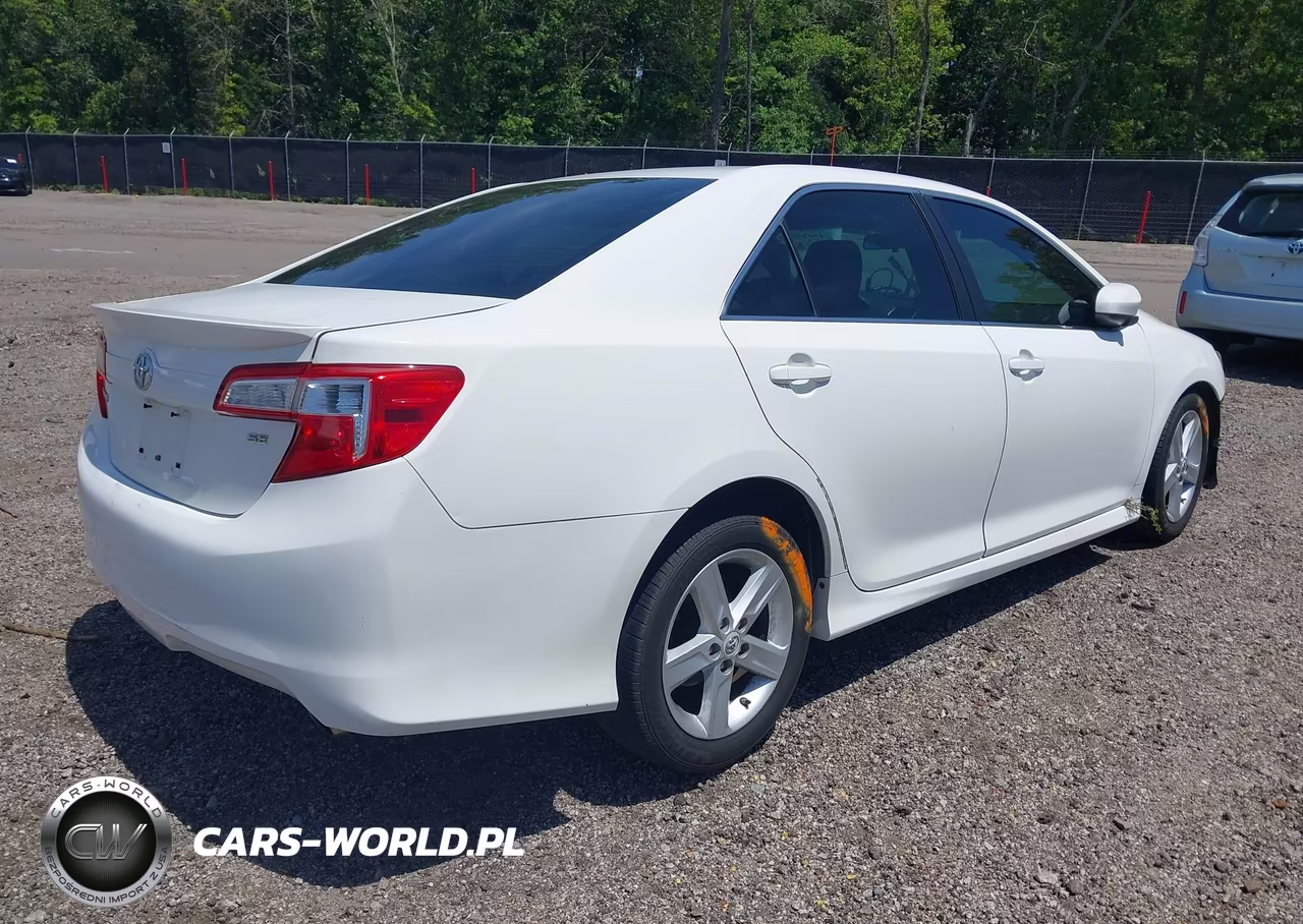2013 Toyota Camry Se VIN:4T1BF1FK9DU641017 - 4