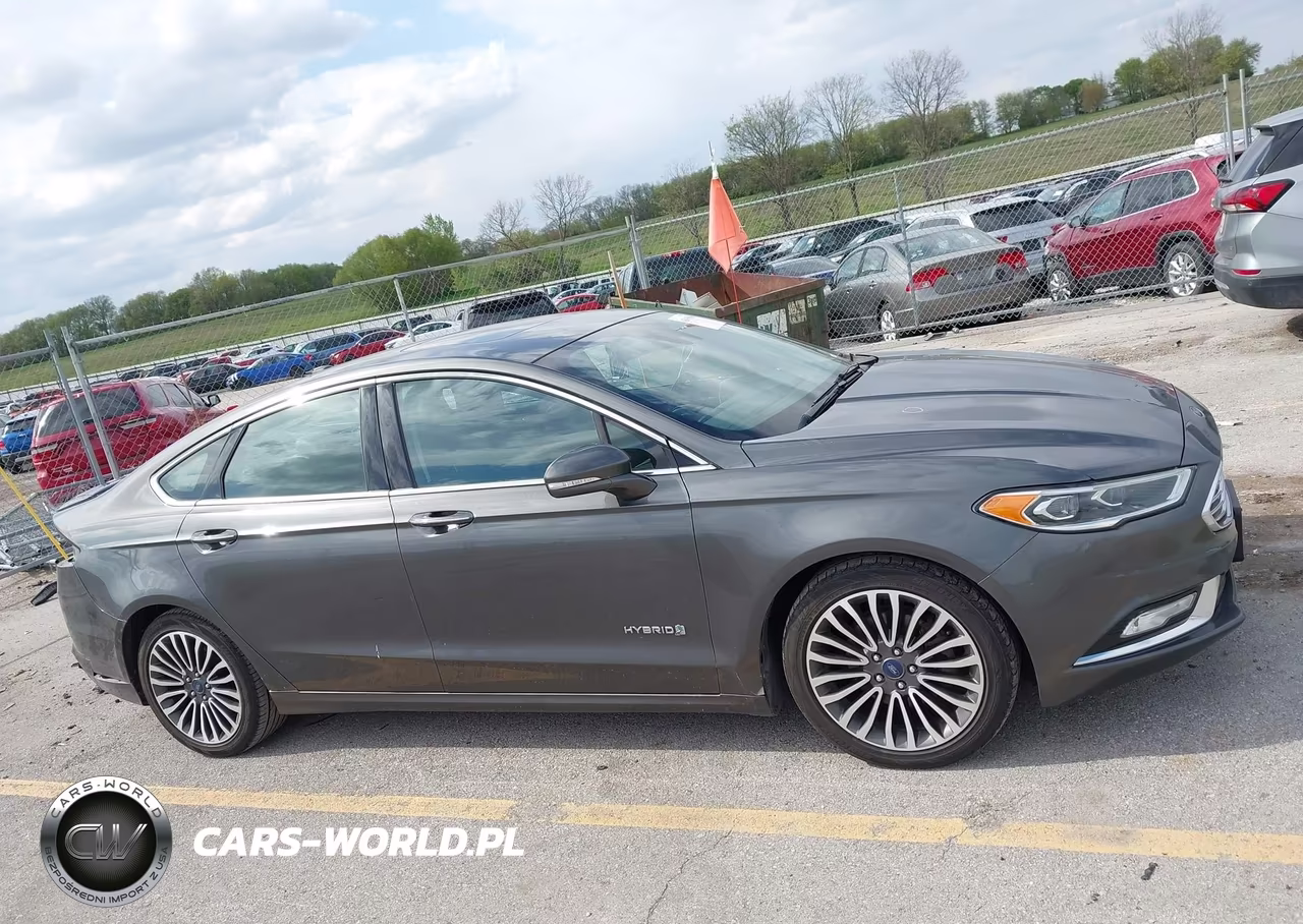 2018 Ford Fusion Hybrid Titanium VIN:3FA6P0RUXJR167033 - 14
