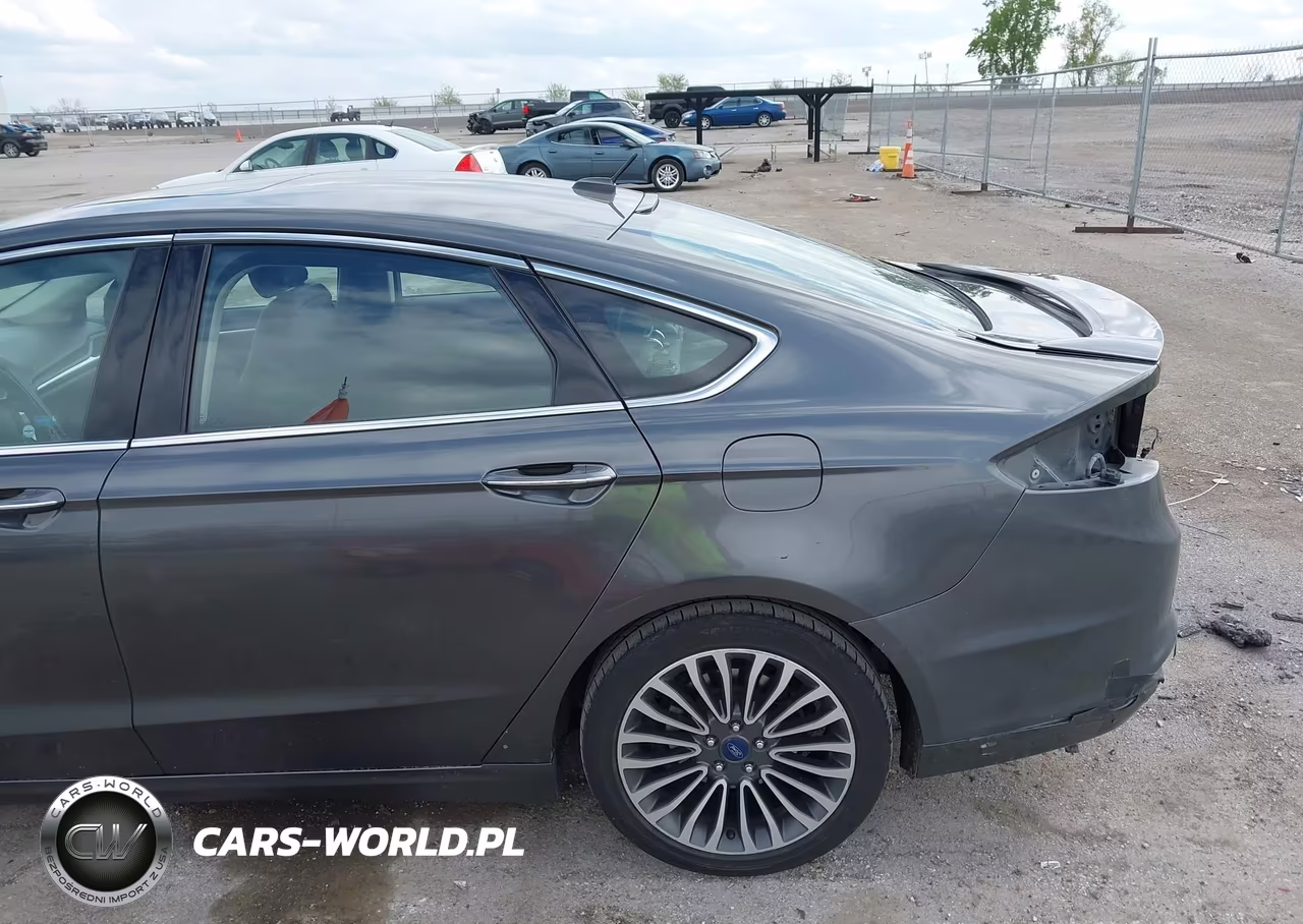 2018 Ford Fusion Hybrid Titanium VIN:3FA6P0RUXJR167033 - 18