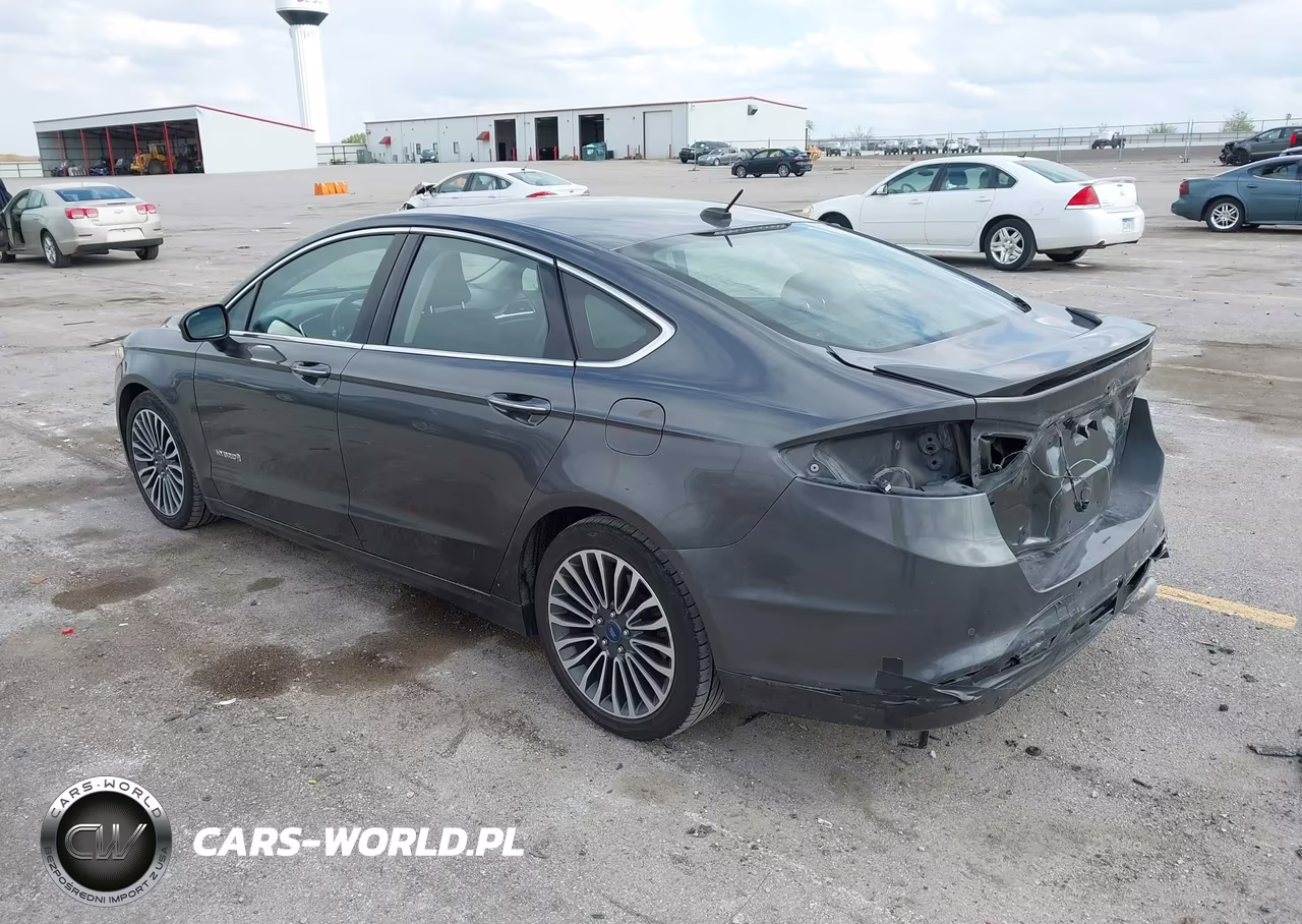 2018 Ford Fusion Hybrid Titanium VIN:3FA6P0RUXJR167033 - 3