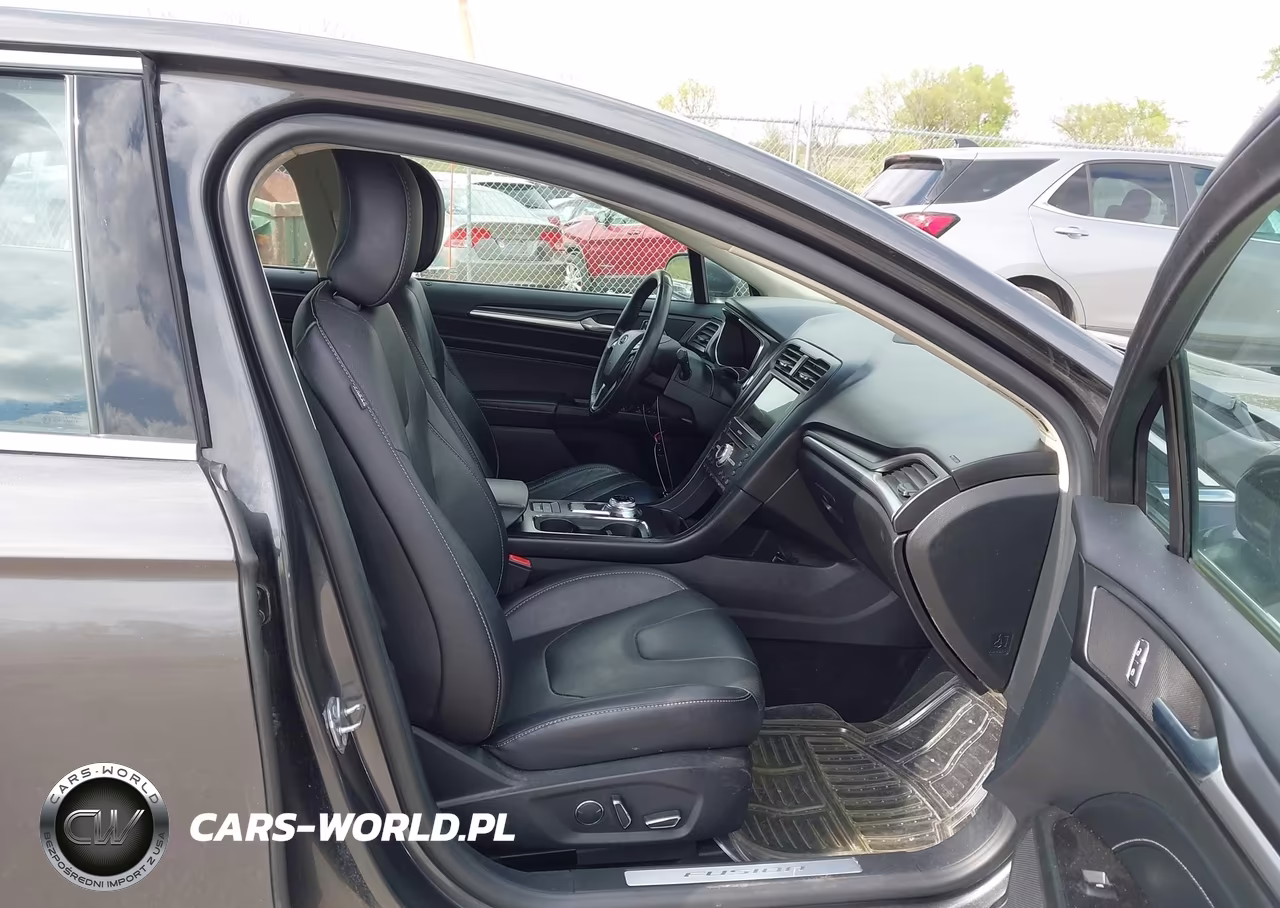 2018 Ford Fusion Hybrid Titanium VIN:3FA6P0RUXJR167033 - 5