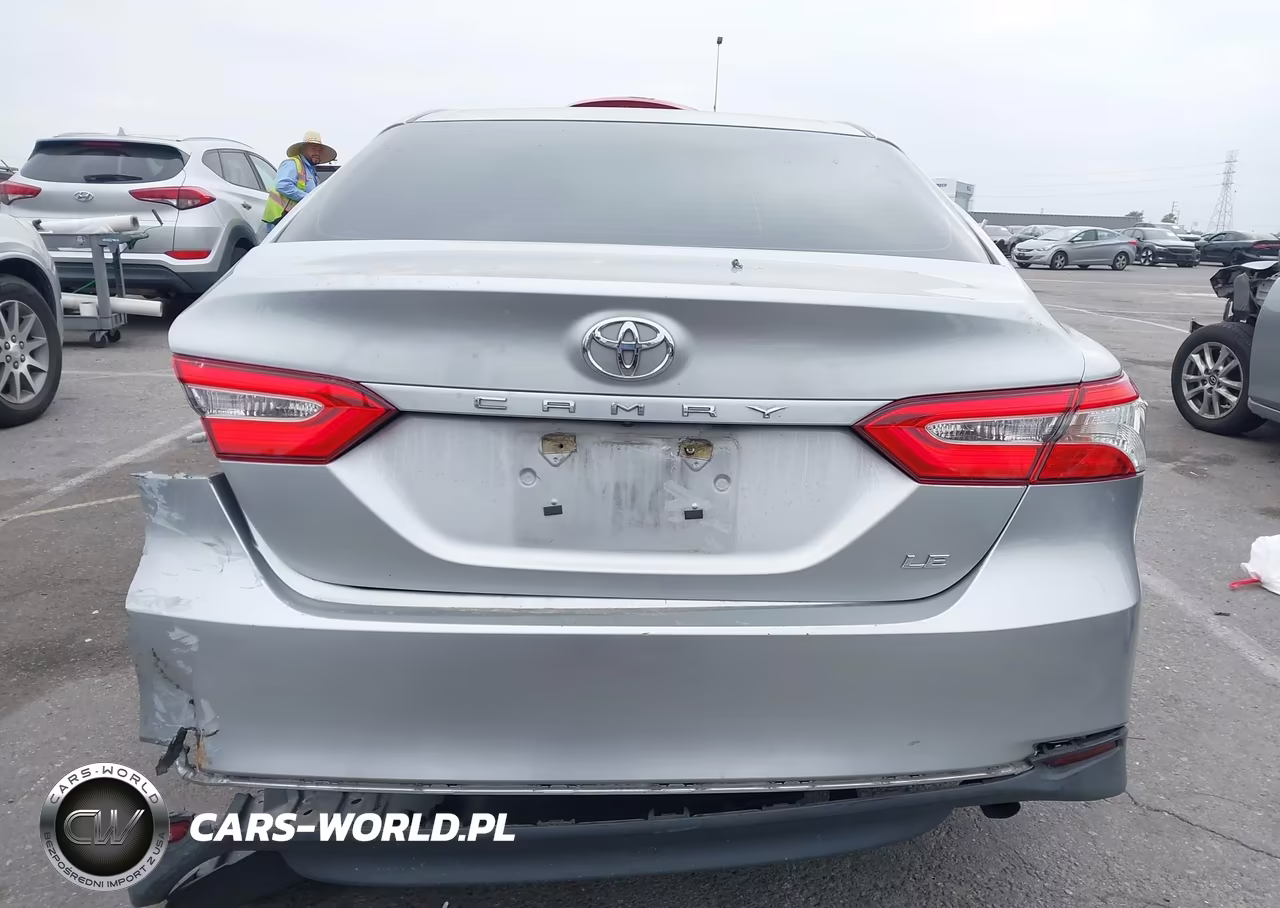 2018 Toyota Camry L-Le-Se-Xle VIN:4T1B11HK6JU563335 - 16