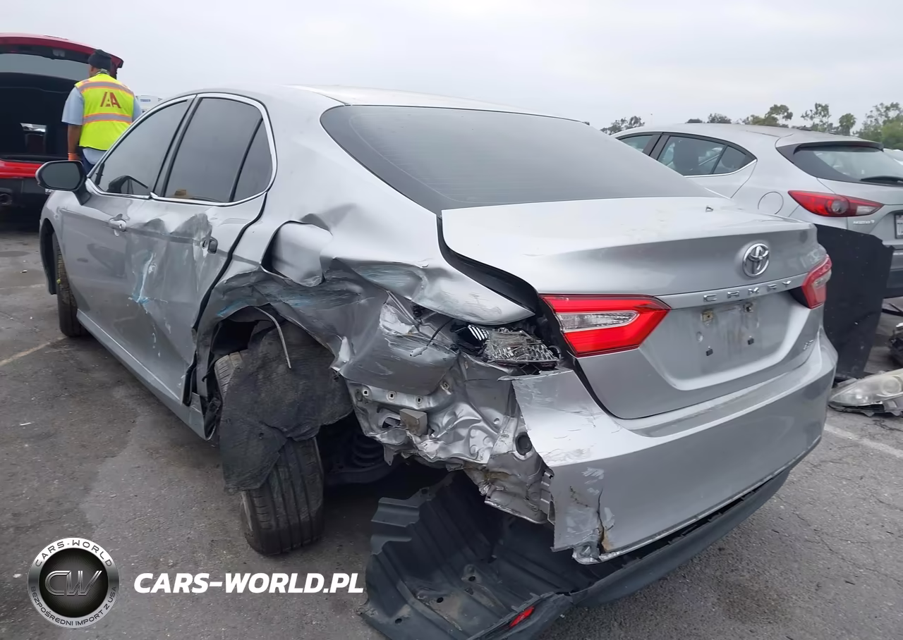 2018 Toyota Camry L-Le-Se-Xle VIN:4T1B11HK6JU563335 - 3