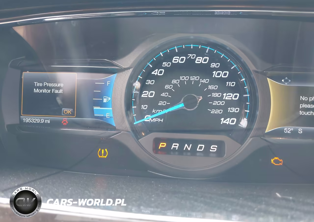2017 Ford Taurus Limited VIN:1FAHP2F86HG117792 - 7
