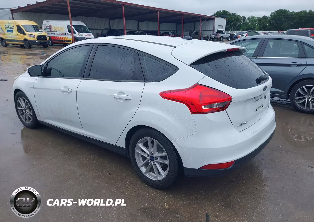 2016 Ford Focus Se VIN:1FADP3K29GL285048 - 3