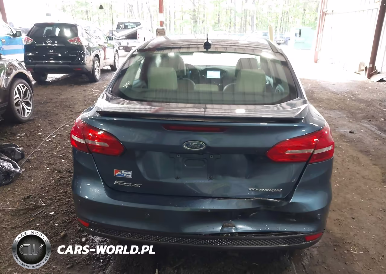 2018 Ford Focus Titanium VIN:1FADP3J26JL294203 - 16