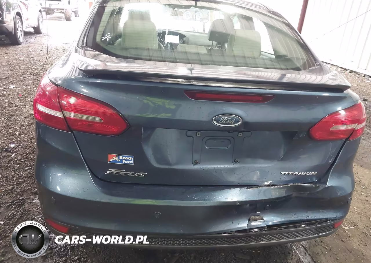 2018 Ford Focus Titanium VIN:1FADP3J26JL294203 - 6