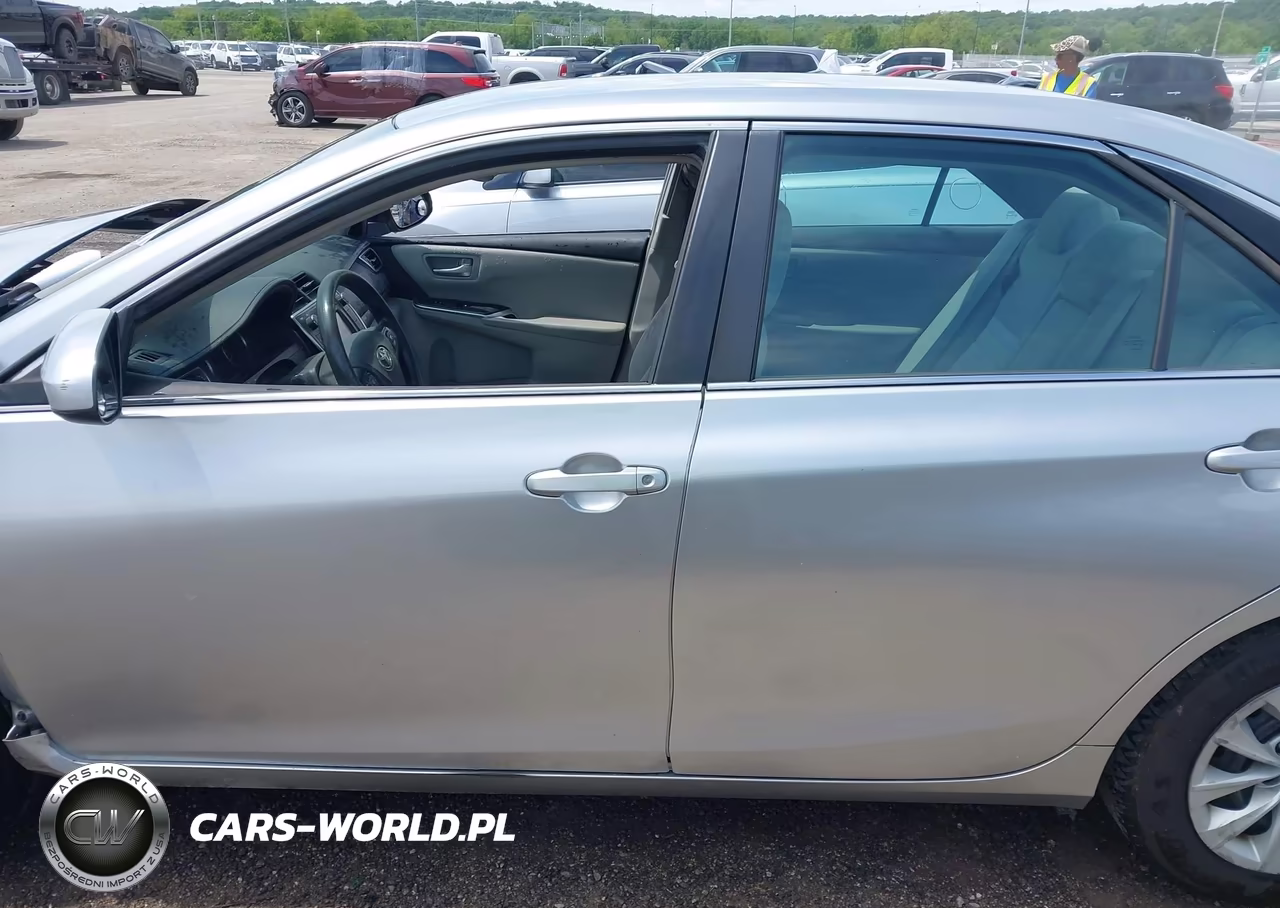 2017 Toyota Camry Le VIN:4T1BF1FKXHU303566 - 15