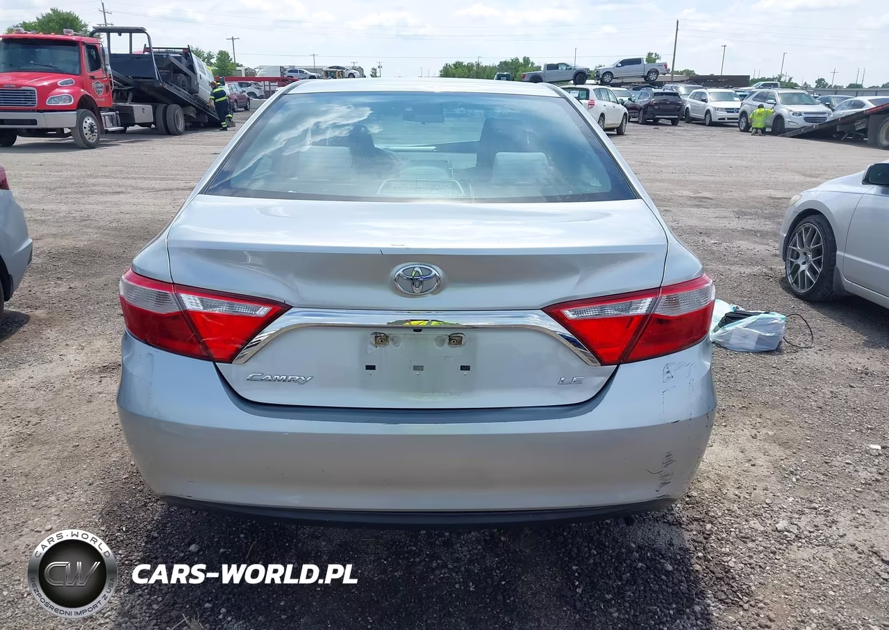 2017 Toyota Camry Le VIN:4T1BF1FKXHU303566 - 17