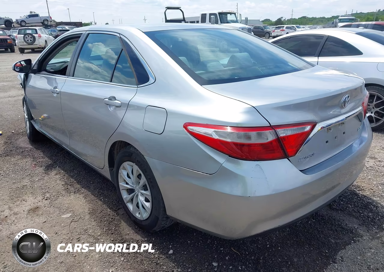 2017 Toyota Camry Le VIN:4T1BF1FKXHU303566 - 3