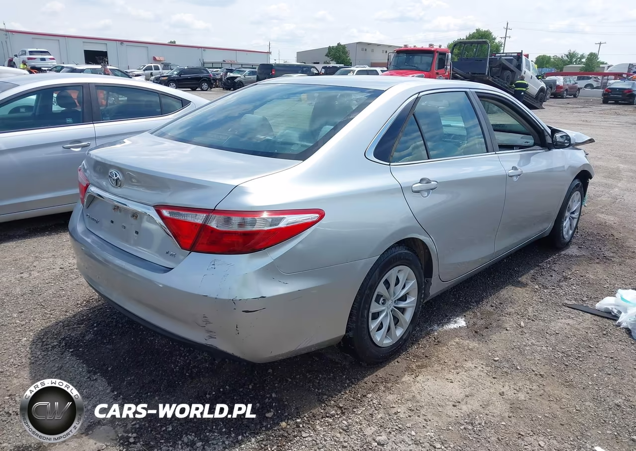 2017 Toyota Camry Le VIN:4T1BF1FKXHU303566 - 4