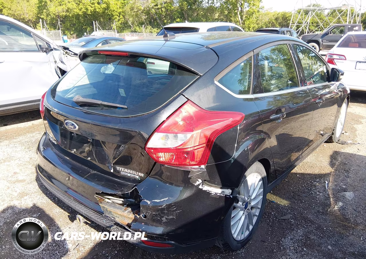 2014 Ford Focus Titanium VIN:1FADP3N21EL221790 - 6