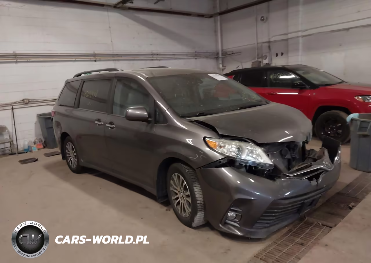 2019 Toyota Sienna Xle 8 Passenger
