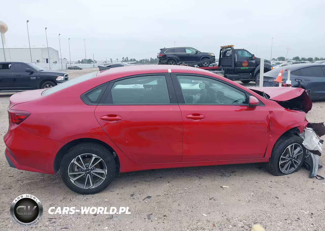 2023 Kia Forte Lxs VIN:3KPF24AD2PE628821 - 13