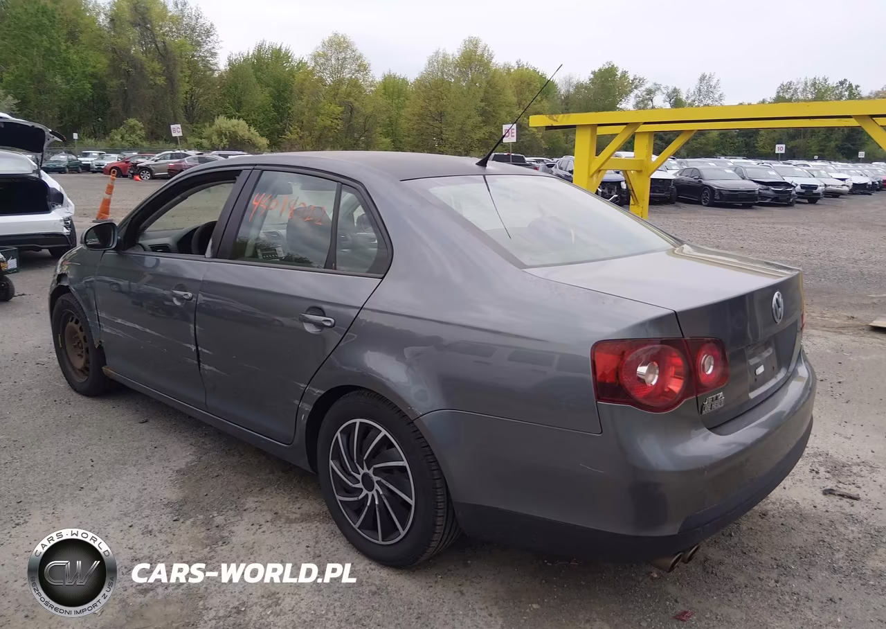 2010 Volkswagen Jetta S VIN:3VWJZ7AJ0AM009156 - 3
