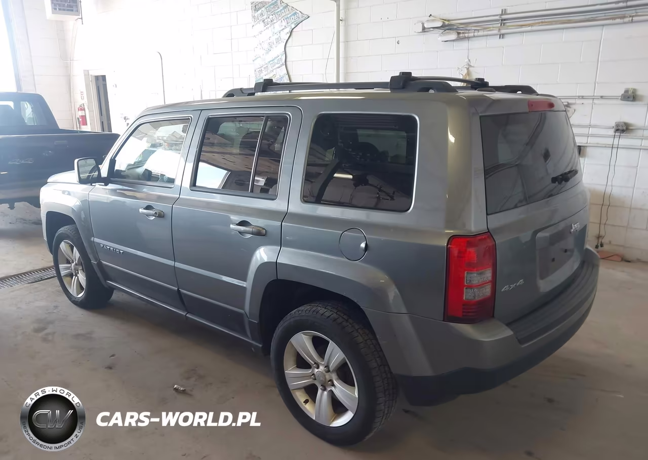 2014 Jeep Patriot Latitude VIN:1C4NJRFB0ED615986 - 3