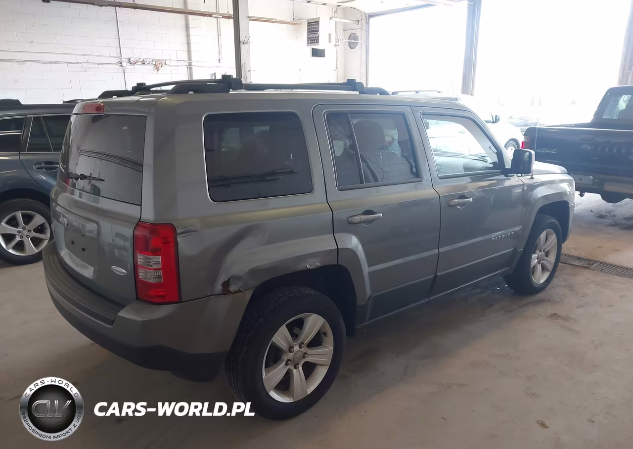 2014 Jeep Patriot Latitude VIN:1C4NJRFB0ED615986 - 4