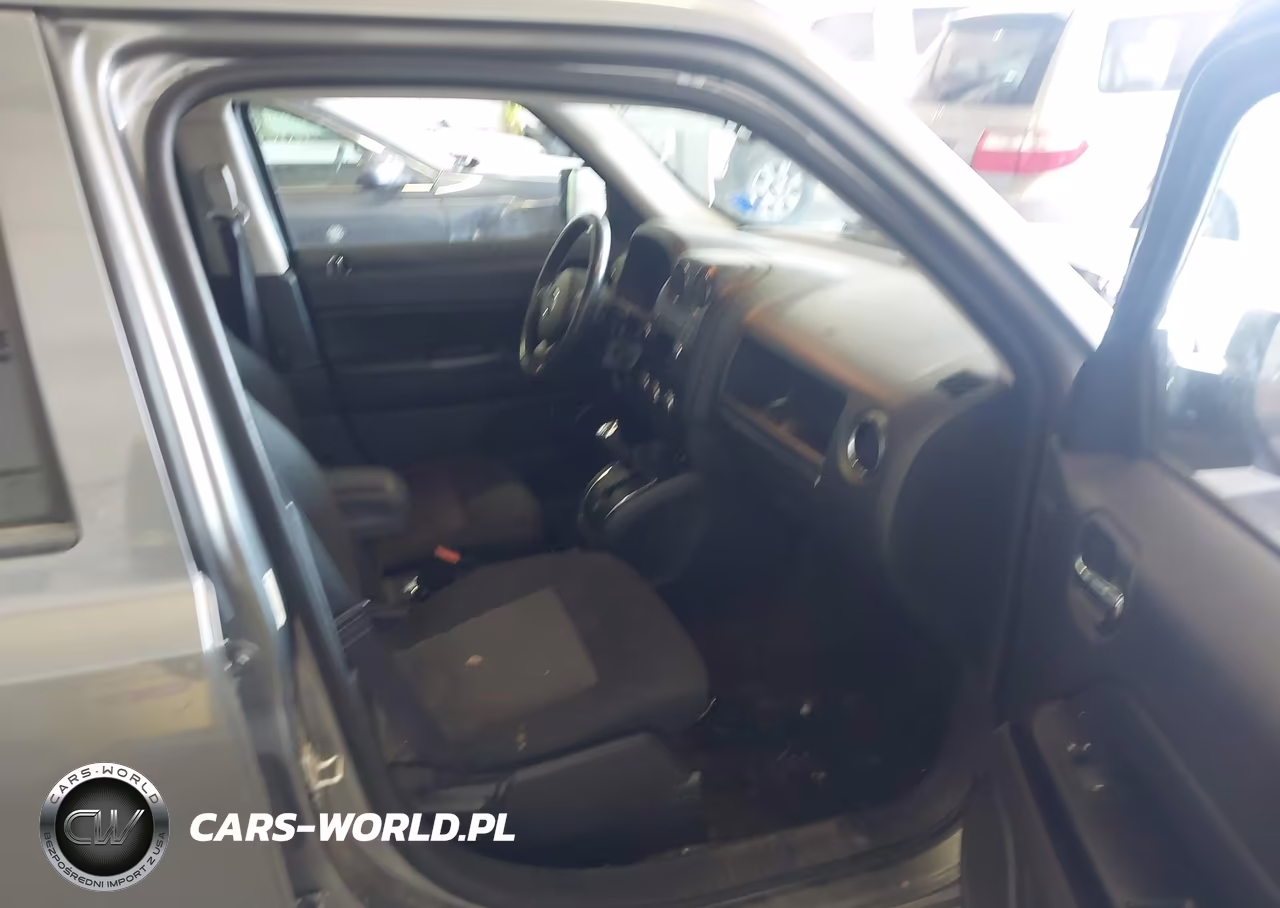 2014 Jeep Patriot Latitude VIN:1C4NJRFB0ED615986 - 5