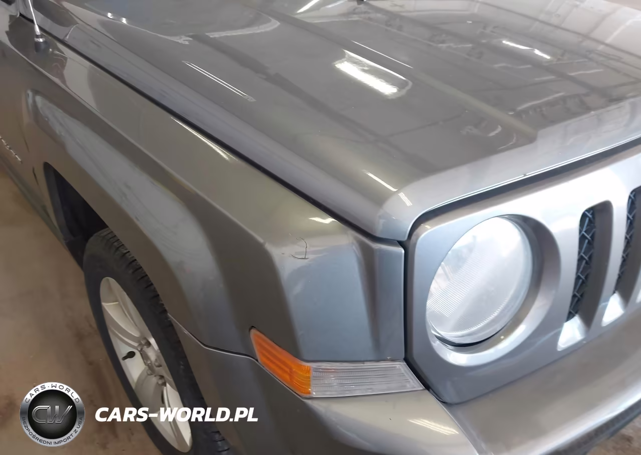 2014 Jeep Patriot Latitude VIN:1C4NJRFB0ED615986 - 6